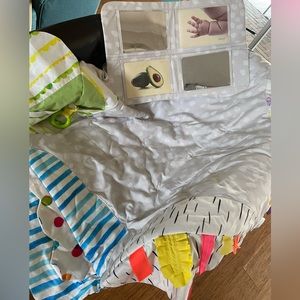 Lovevery mat and tent arch